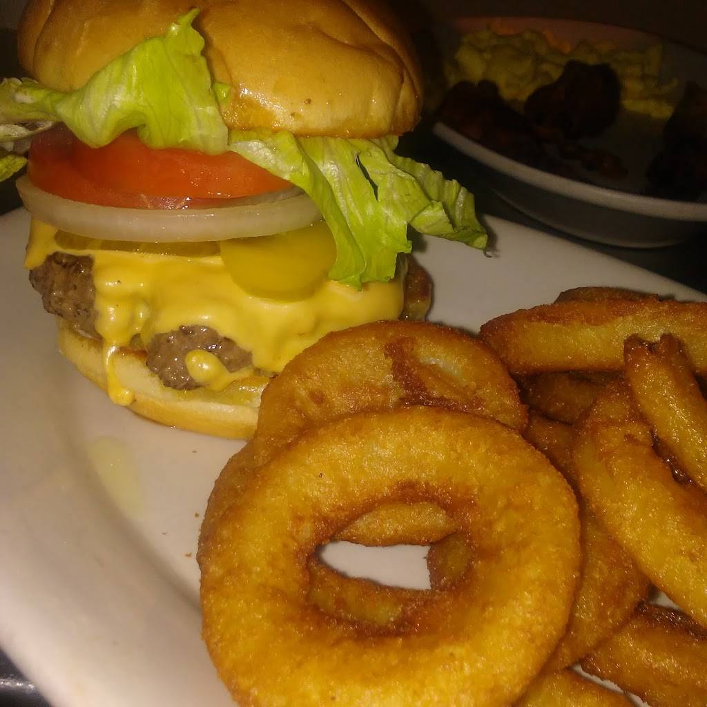 Sams Country Kitchen | restaurant | 1320 N Krome Ave, Homestead, FL 33030, USA | 3052462990 OR +1 305-246-2990