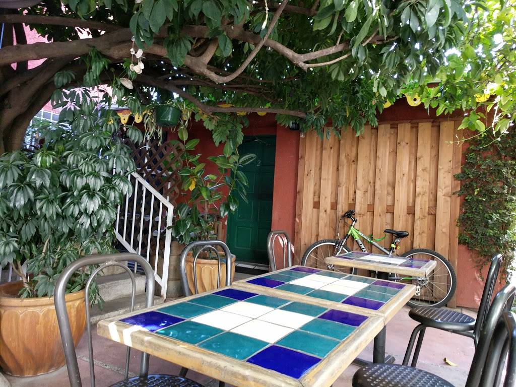 Leela Thai Restaurant | restaurant | 1737 Silver Lake Blvd, Los Angeles, CA 90026, USA | 3236606622 OR +1 323-660-6622