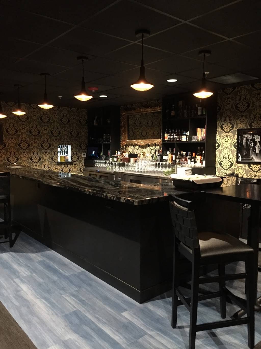 Fin & Tonic | restaurant | 1301 Bridgeport Way, Suffolk, VA 23435, USA | 7578001074 OR +1 757-800-1074