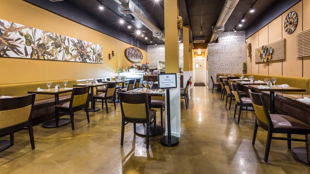 Gyrolicious | restaurant | 24a Jericho Turnpike, Jericho, NY 11753, USA | 5164275555 OR +1 516-427-5555