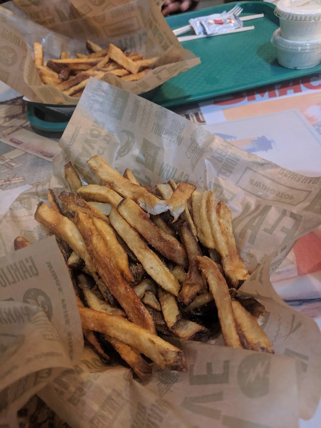 Wingstop | restaurant | 855 S Randall Rd, Elgin, IL 60123, USA | 8476959464 OR +1 847-695-9464