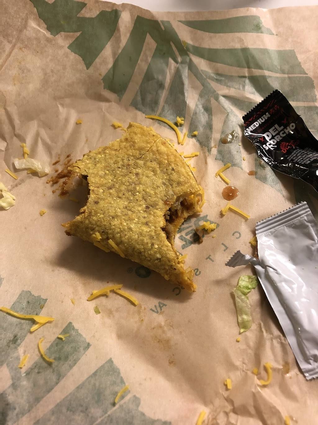 Del Taco | restaurant | 10485 Spencer St, Henderson, NV 89052, USA | 7025641115 OR +1 702-564-1115