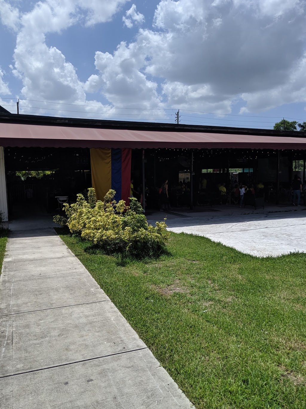 rancho colombia miami | restaurant | 15852 NW 122nd Ave, Hialeah, FL 33018, USA | 3058200199 OR +1 305-820-0199