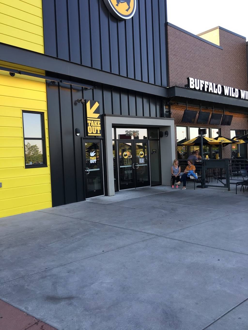 Buffalo Wild Wings | meal takeaway | 2685 Southdale Center, A, Edina, MN 55435, USA | 9529209066 OR +1 952-920-9066