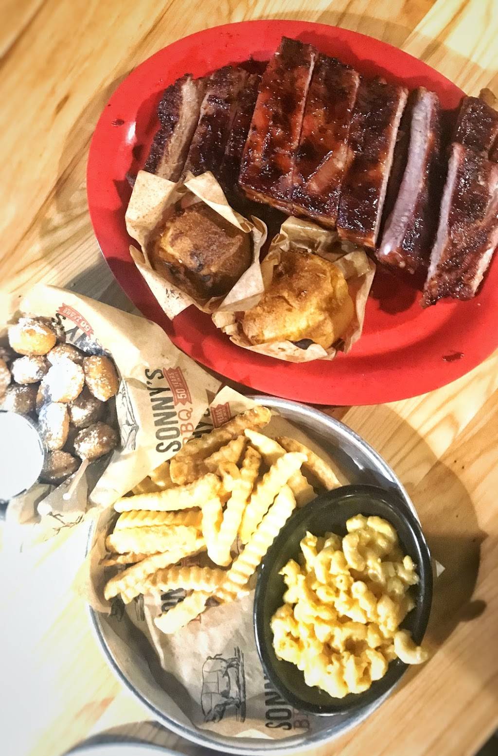 Sonnys BBQ | restaurant | 3635 SW Archer Rd, Gainesville, FL 32608, USA | 3523756667 OR +1 352-375-6667