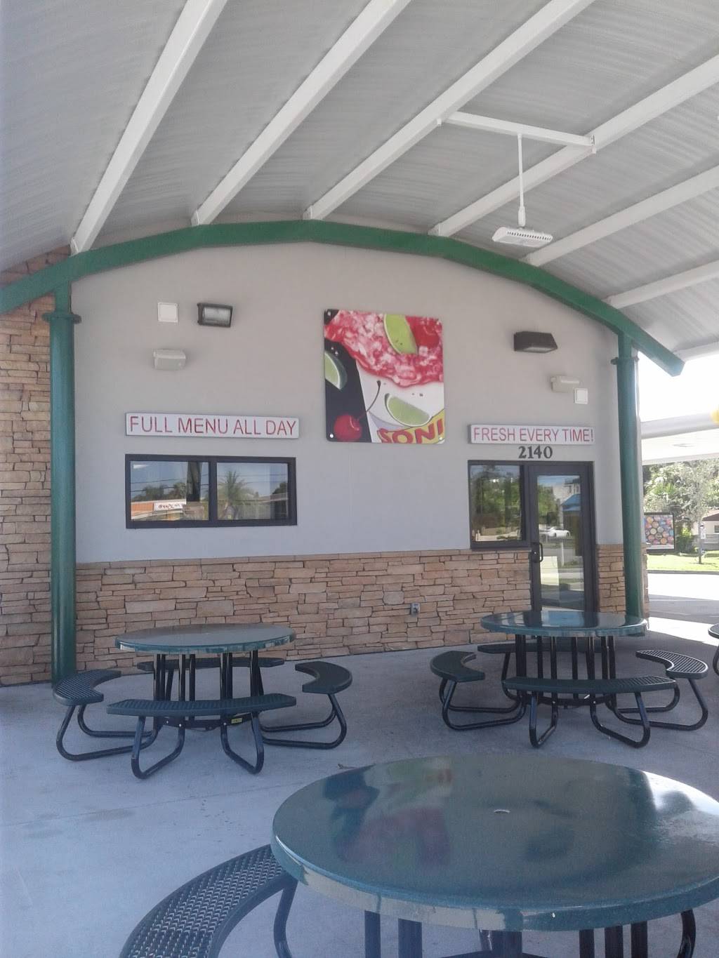 Sonic Drive-In | restaurant | 2140 N Courtenay Pkwy, Merritt Island, FL 32953, USA | 3218770728 OR +1 321-877-0728