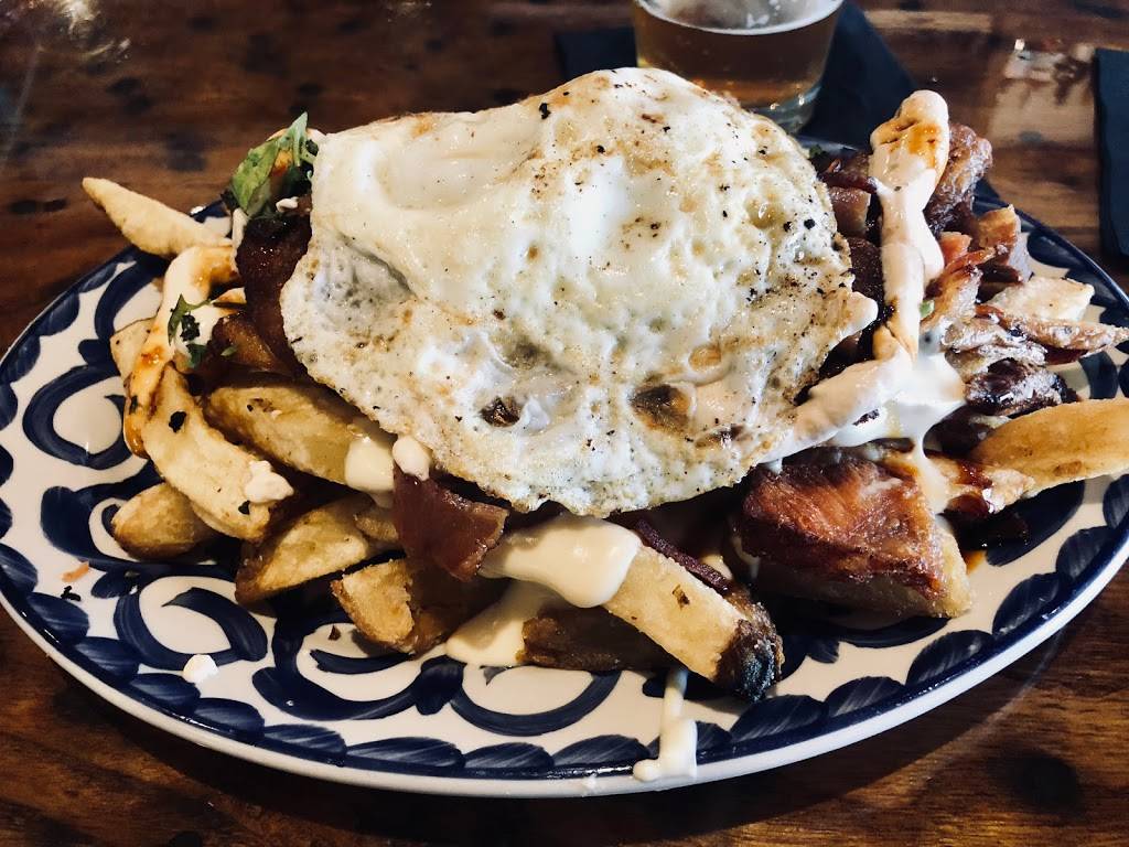 Piggys Kitchen & Bar | restaurant | 3412 W Lamar St, Houston, TX 77019, USA | 2818499606 OR +1 281-849-9606