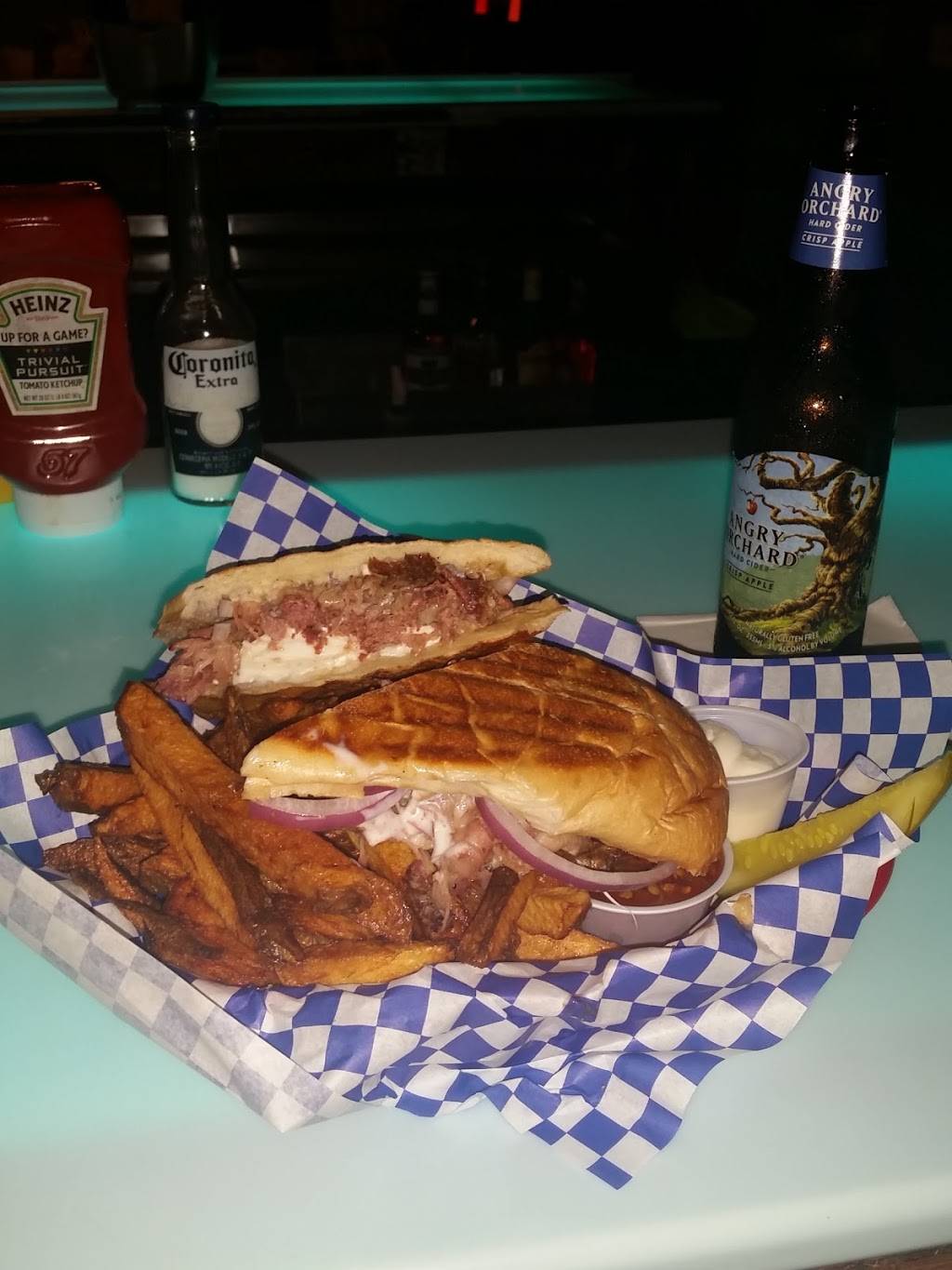 The Beach Ocala | restaurant | 13201 County Rd 326, Ocala, FL 34482, USA | 3523510371 OR +1 352-351-0371