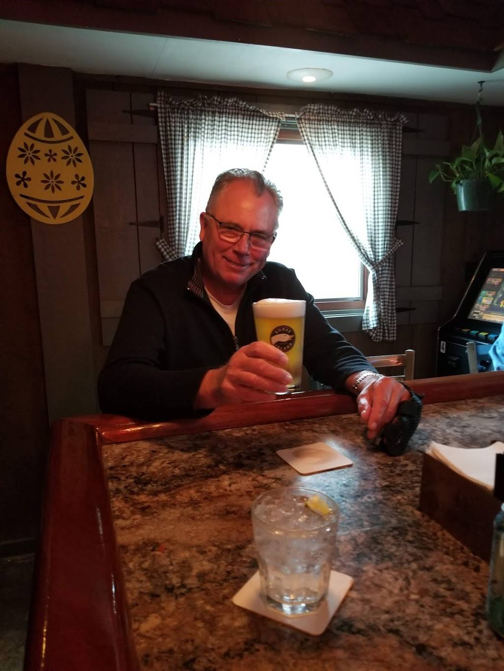 Landmark | restaurant | 10634 W Freistadt Rd, Mequon, WI 53097, USA | 2622429907 OR +1 262-242-9907