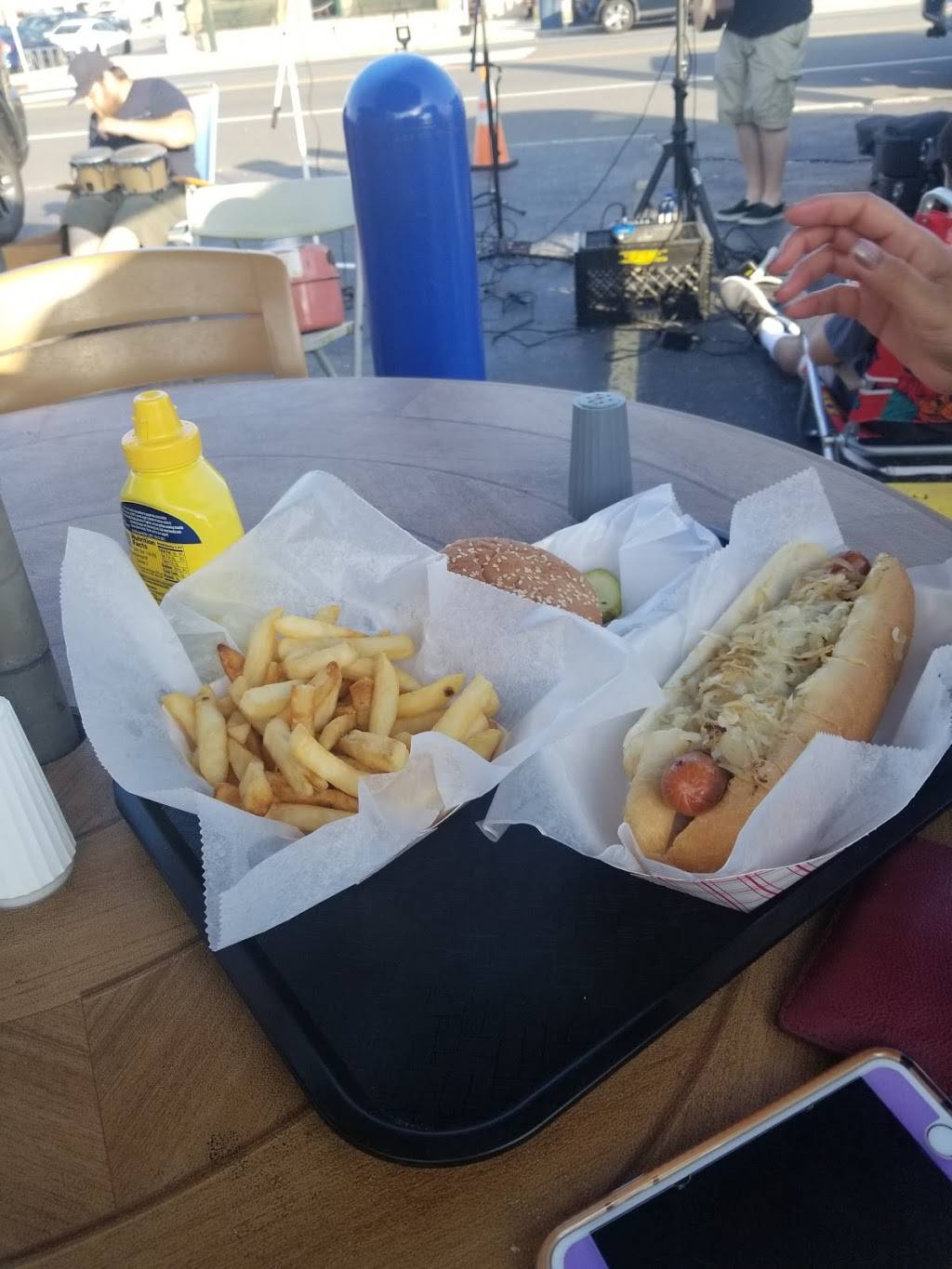 Woodies Drive-in | restaurant | 509 Long Beach Blvd, Ship Bottom, NJ 08008, USA | 6093617300 OR +1 609-361-7300