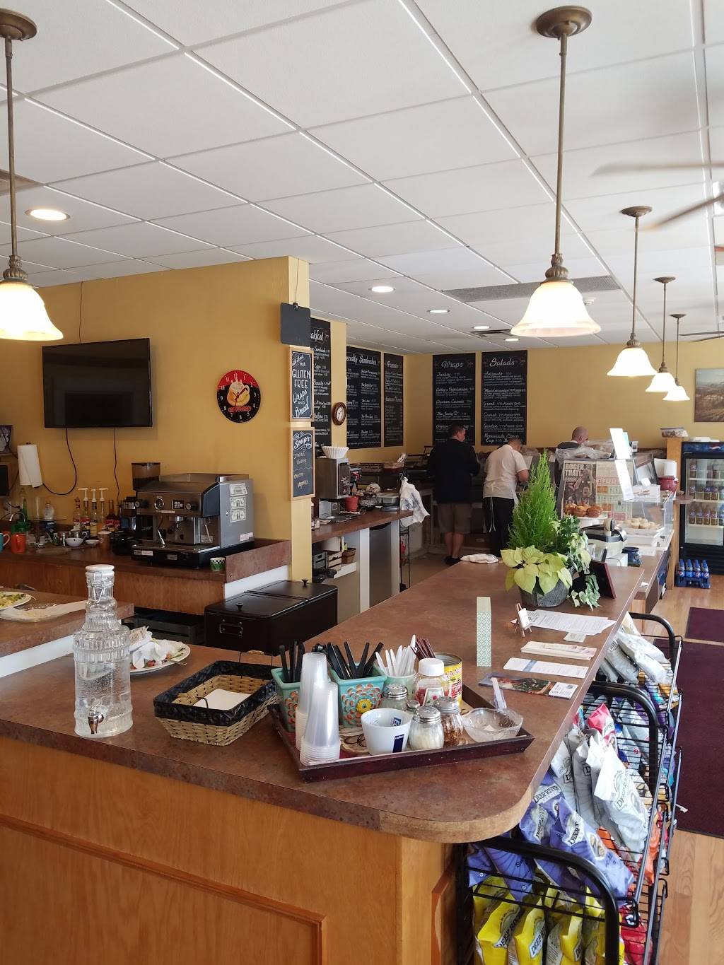 Cucina Mia Cafe & Deli | restaurant | 94 Washington St, Quincy, MA 02169, USA | 6174791946 OR +1 617-479-1946