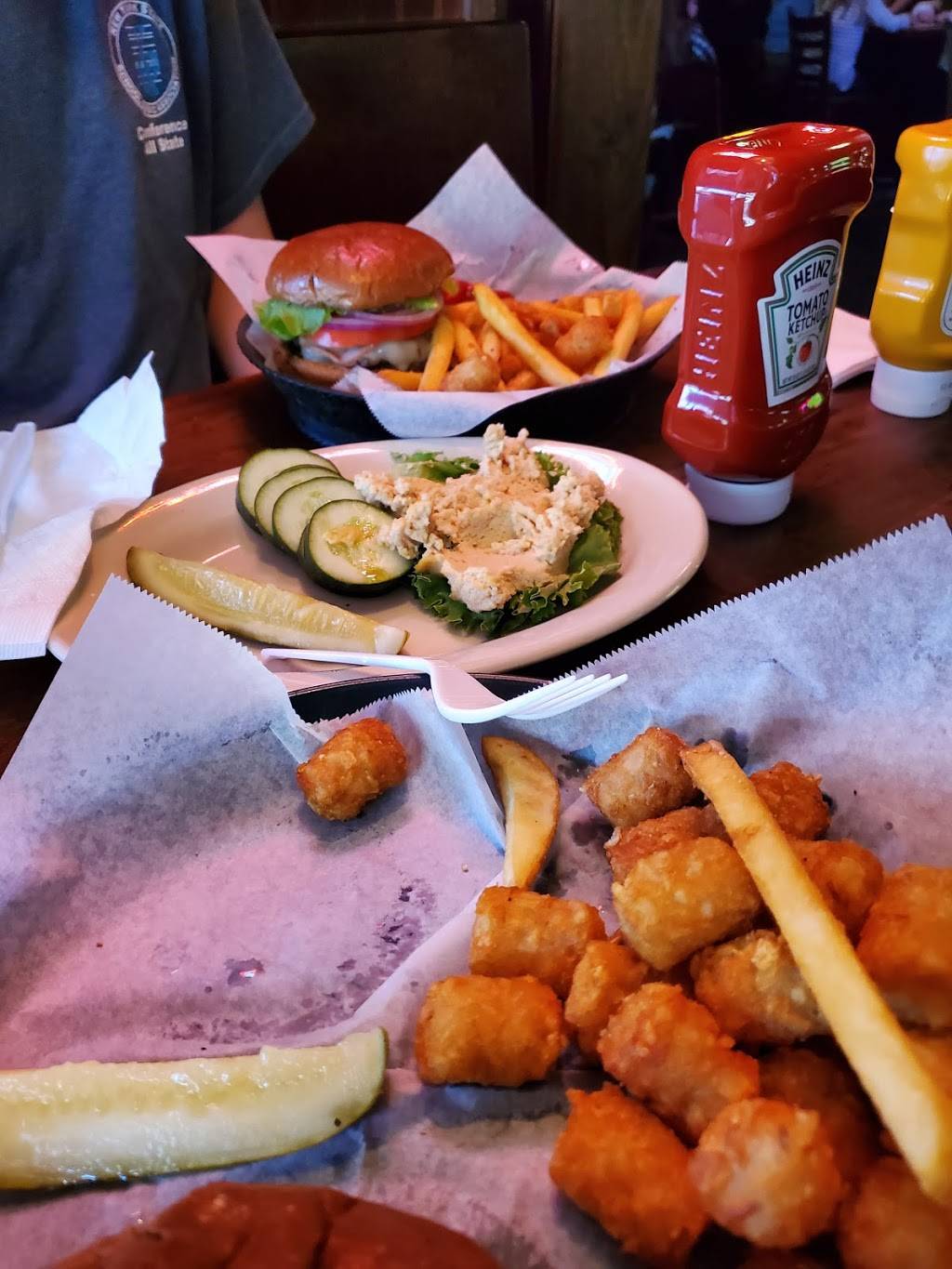 Georges Bar & Restaurant | restaurant | 1041 North Highland Avenue Northeast, Atlanta, GA 30306, USA | 4048923648 OR +1 404-892-3648