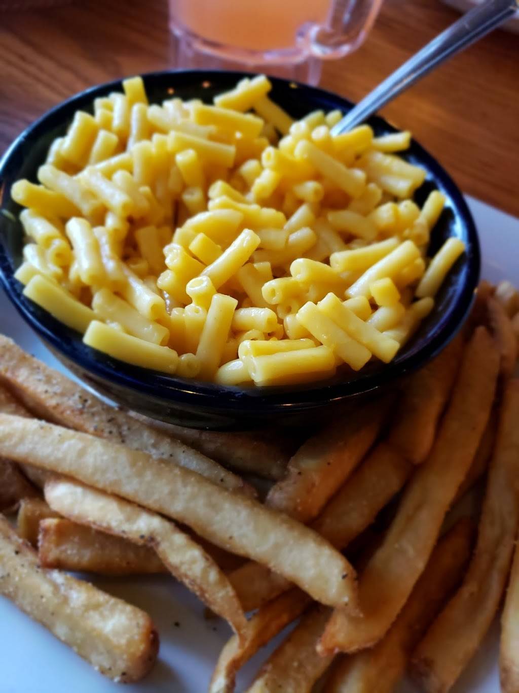 Chilis Grill & Bar | meal takeaway | 1497 Richmond Ave, Staten Island, NY 10314, USA | 7186970883 OR +1 718-697-0883