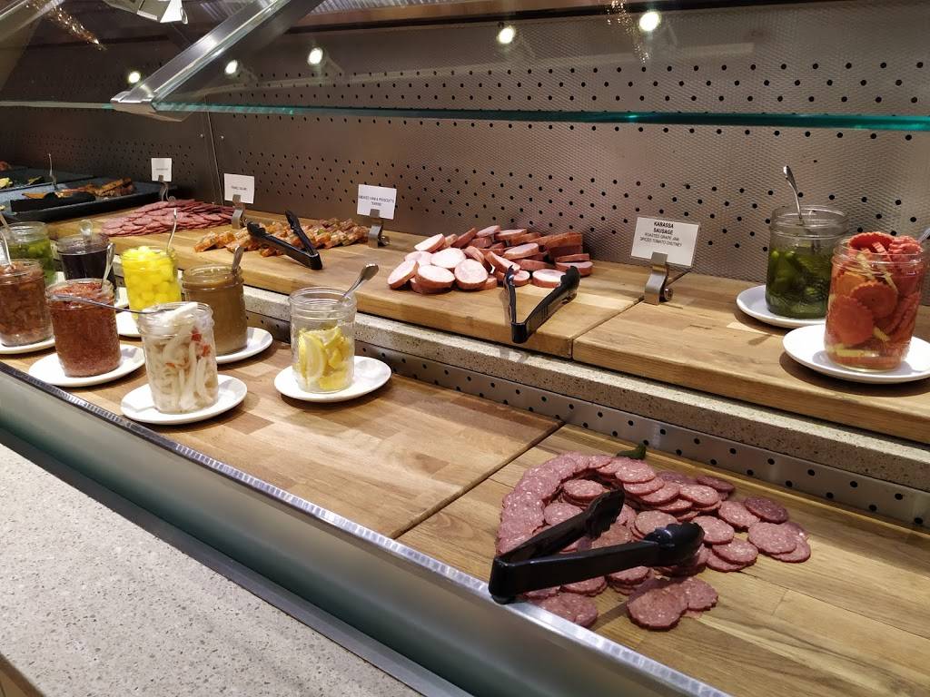 Favourites Dining Room | restaurant | 555 Rexdale Blvd, Etobicoke, ON M9W 5L2, Canada | 4166757223 OR +1 416-675-7223