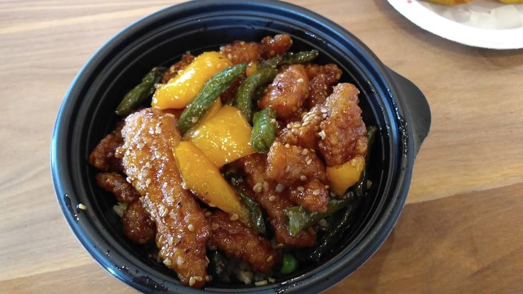 Panda Express | restaurant | 3714 39th Ave Dr, Moline, IL 61265, USA | 3097577627 OR +1 309-757-7627