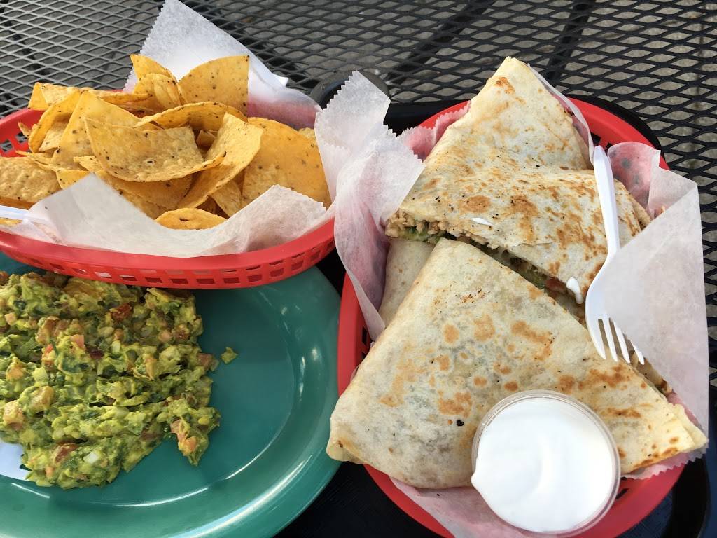 Guerreros Tacos & Pizza | restaurant | 2534 W Division St, Chicago, IL 60622, USA | 7732929000 OR +1 773-292-9000