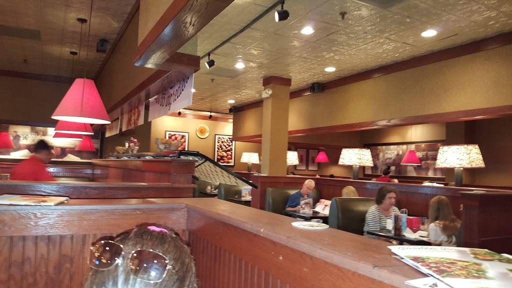 Ruby Tuesday | restaurant | 101 Lehigh Valley Mall, Whitehall, PA 18052, USA | 6102647787 OR +1 610-264-7787