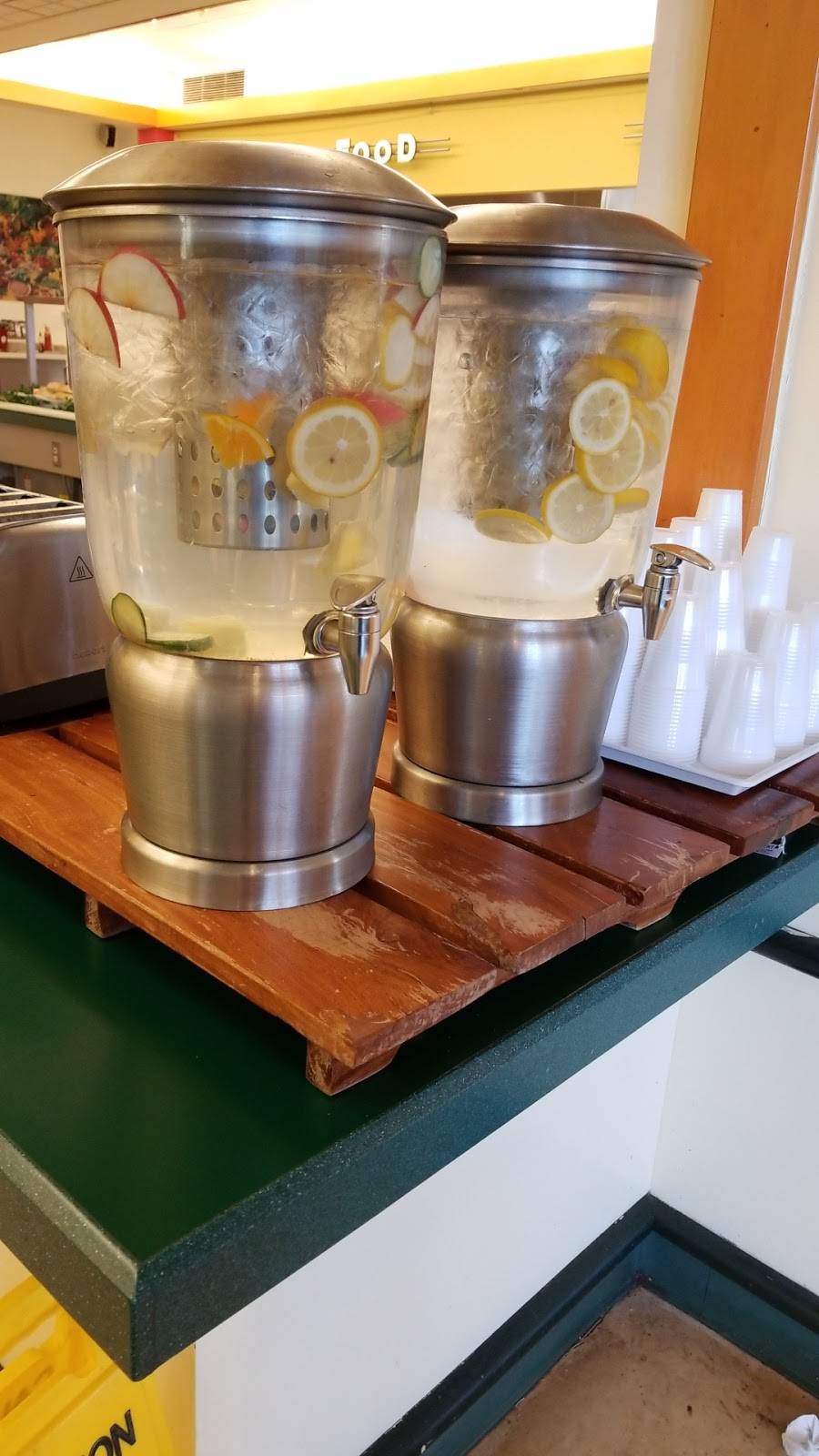 Winnick Dining Room | restaurant | 720 Northern Blvd, Greenvale, NY 11548, USA | 5162994029 OR +1 516-299-4029