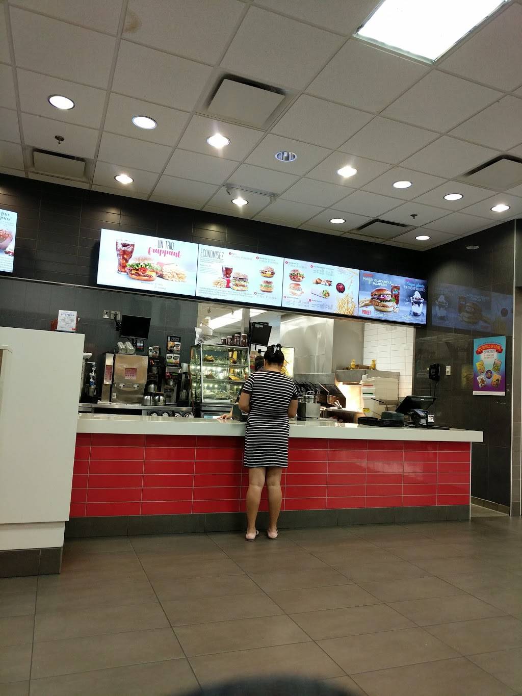 McDonalds | cafe | Wal-Mart - Carrefour, 4520 Boulevard des Récollets, Trois-Rivières, QC G9A 4N2, Canada | 8193735408 OR +1 819-373-5408