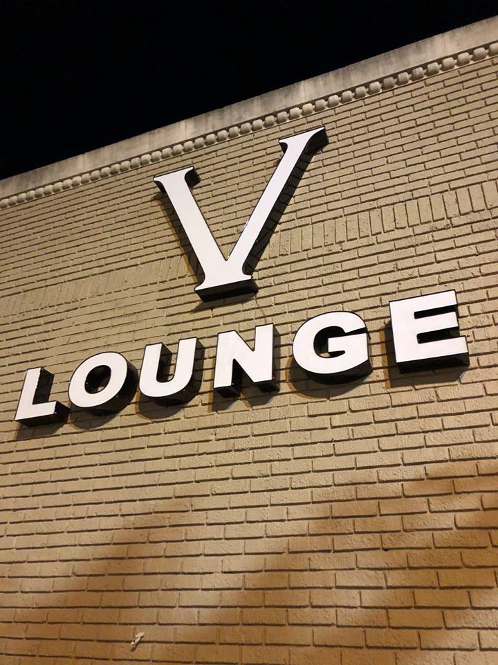 V Lounge | night club | 107 E Martin St, San Antonio, TX 78205, USA | 2107104190 OR +1 210-710-4190