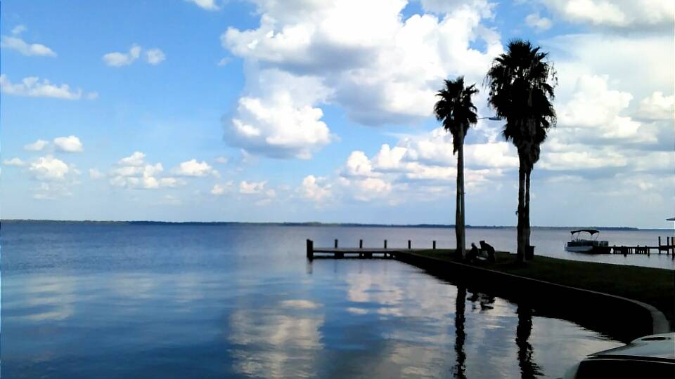 Waters Edge Pub & Grill | restaurant | 2603, 125, Central Ave, Crescent City, FL 32112, USA | 3866982707 OR +1 386-698-2707