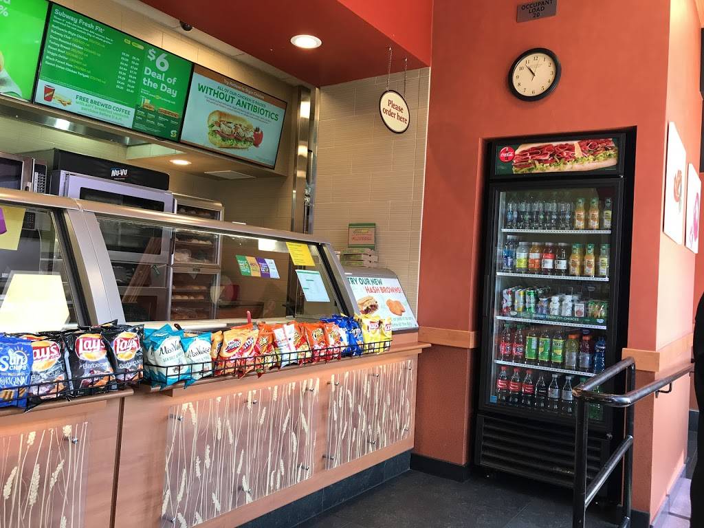 Subway Restaurants | restaurant | 700 N Main St, Santa Ana, CA 92703, USA | 7148365975 OR +1 714-836-5975
