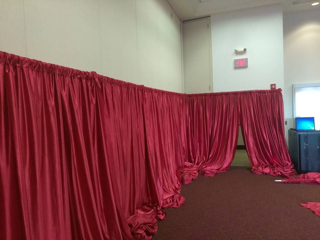 In-N-Out Burger Corporate Office + Distribution Center | restaurant | 18240 Harlan Rd, Lathrop, CA 95330, USA | 2098586800 OR +1 209-858-6800