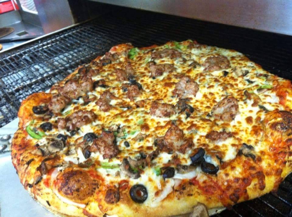 Raven Pizza and More | meal delivery | 8255 US-301, Parrish, FL 34219, USA | 9417769116 OR +1 941-776-9116