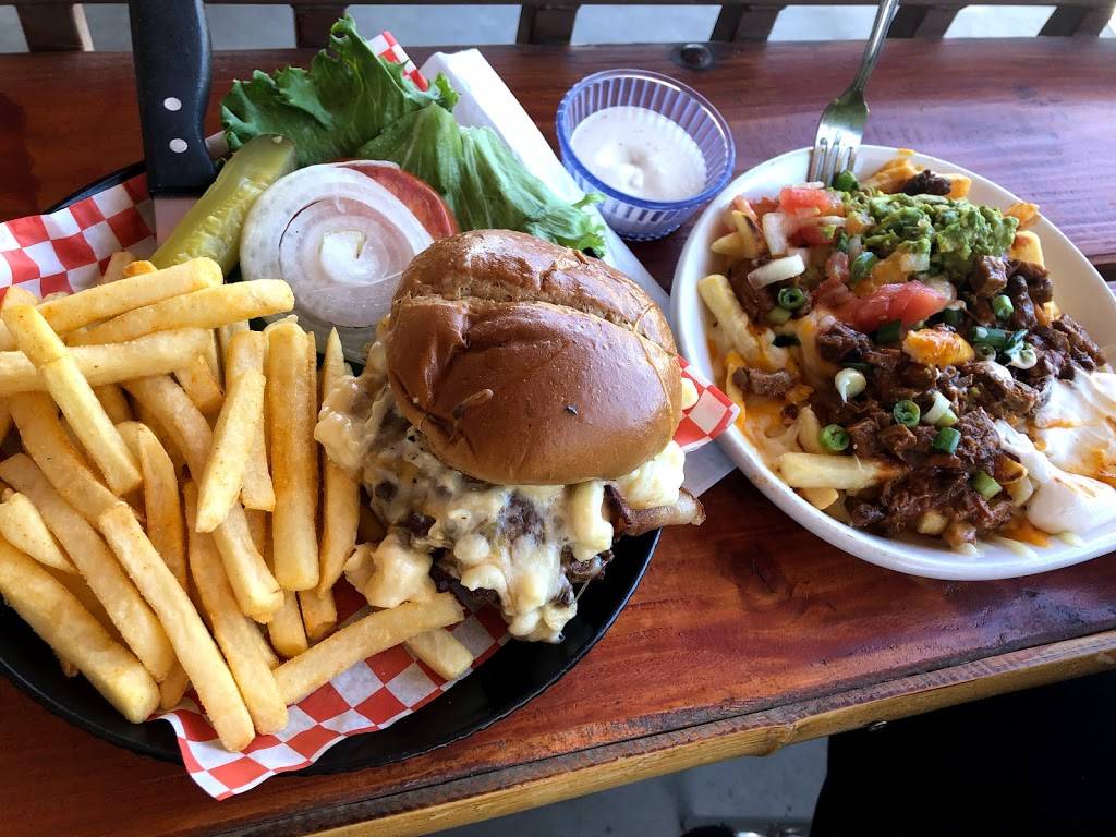 Maui Wowie Burgers and Brews | restaurant | 15329 Palmdale Rd Unit V, Victorville, CA 92392, USA | 7602433354 OR +1 760-243-3354