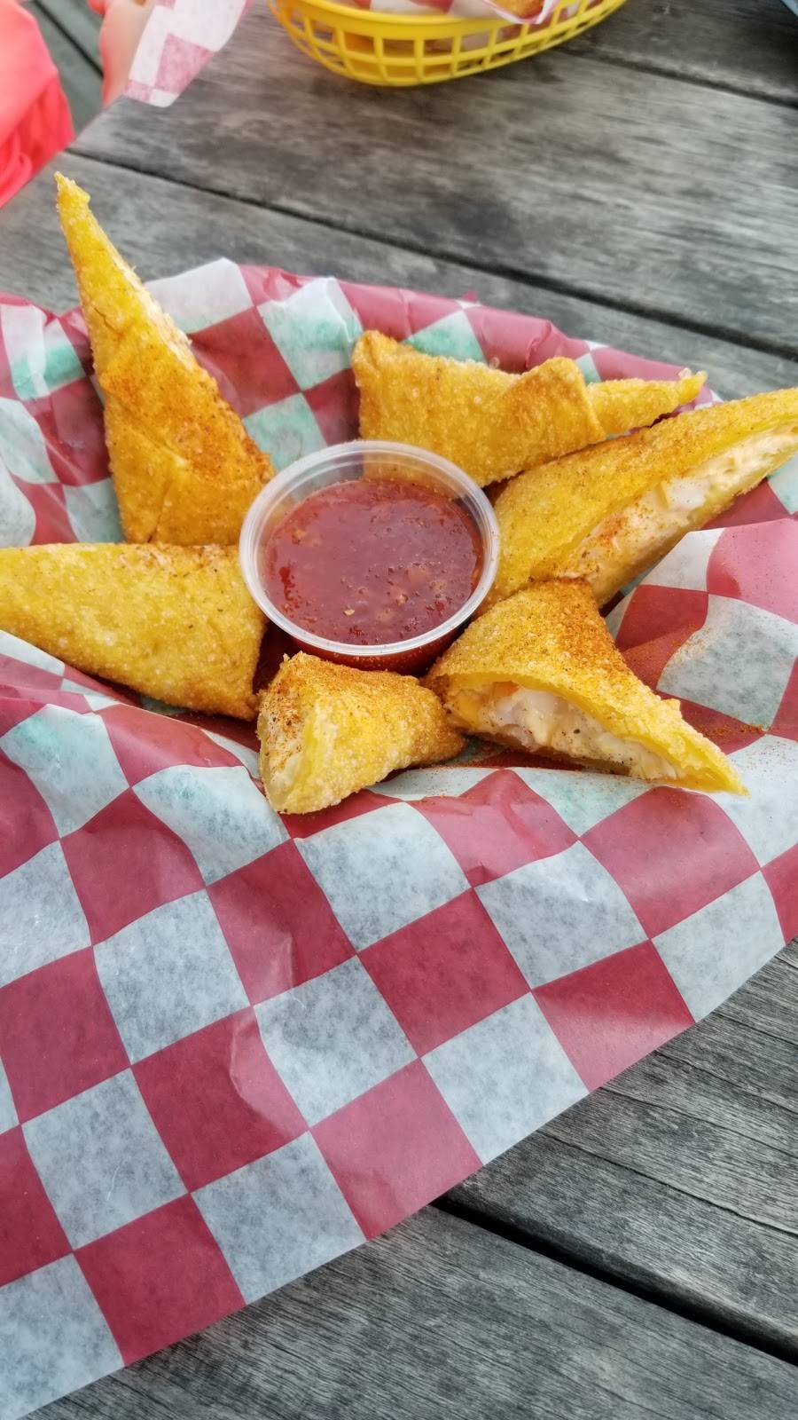 Hard Yacht Cafe | restaurant | 8500 Cove Rd, Dundalk, MD 21222, USA | 4434070038 OR +1 443-407-0038