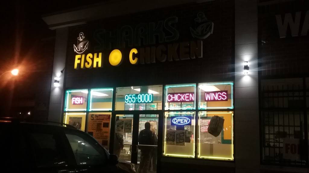 Sharks Fish & Chicken | restaurant | 35 E 59th St, Chicago, IL 60637, USA | 7739558000 OR +1 773-955-8000