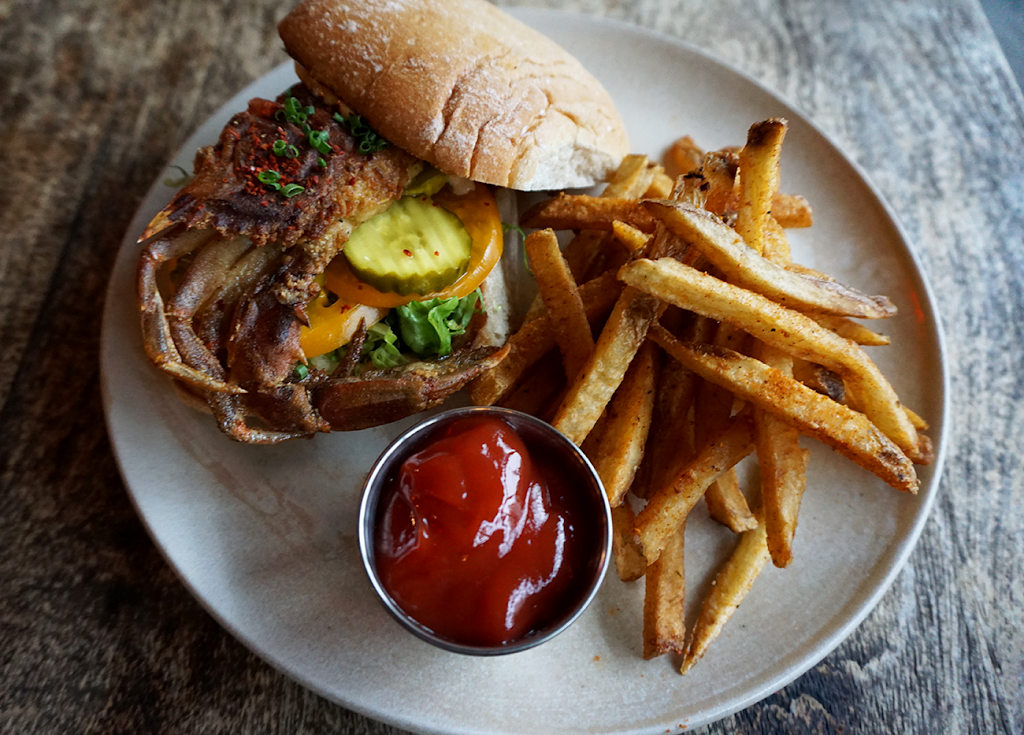 Brewers Tap & Table | restaurant | 256 Moody St, Waltham, MA 02453, USA | 7812223233 OR +1 781-222-3233