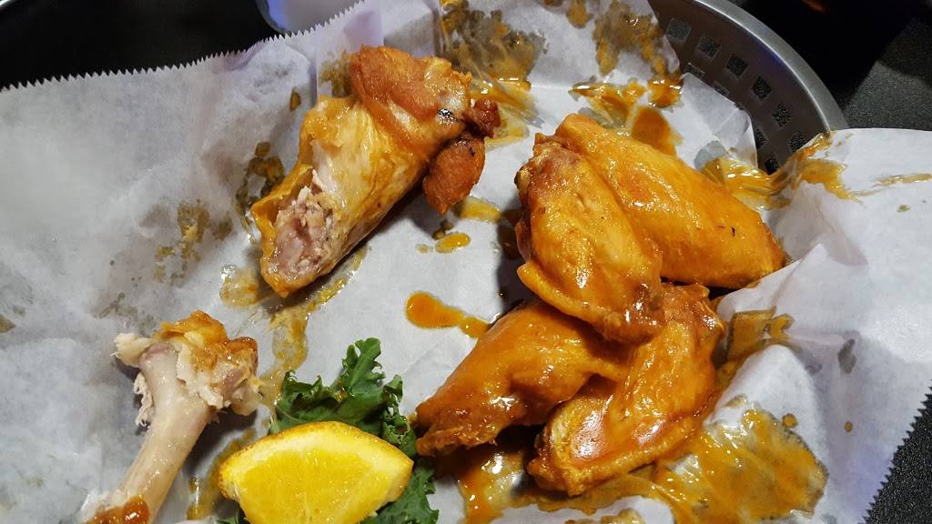 Spikes Sports Grille | restaurant | 4568 Peavine Rd, Crossville, TN 38571, USA | 9312022989 OR +1 931-202-2989