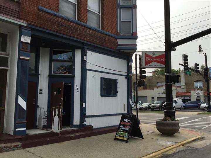 Aurora Tap House | night club | 134 W Downer Pl, Aurora, IL 60506, USA | 6308929220 OR +1 630-892-9220