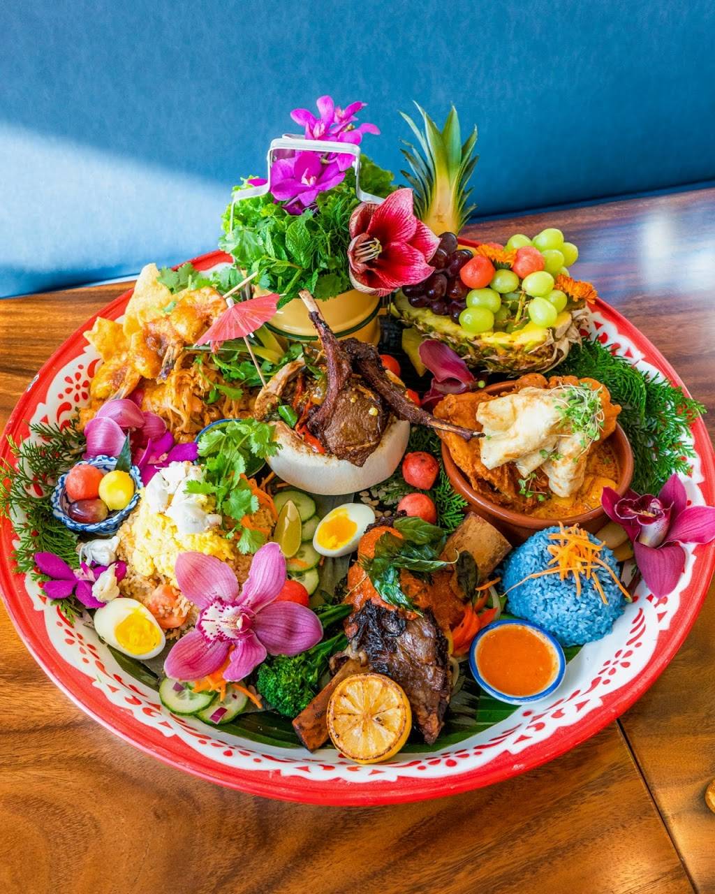 Farmhouse Kitchen Thai Cuisine | restaurant | 1165 Merrill St, Menlo Park, CA 94025, USA | 6506657935 OR +1 650-665-7935