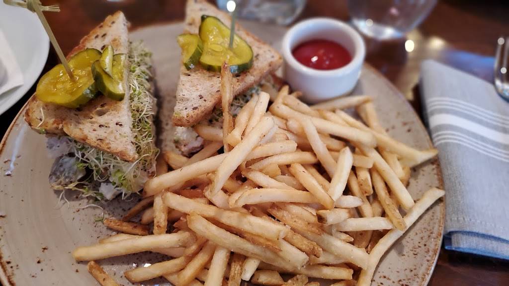 Wolfgang Puck Bar & Grill Orlando | restaurant | 1514 E Buena Vista Dr, Lake Buena Vista, FL 32830, USA | 4078152100 OR +1 407-815-2100