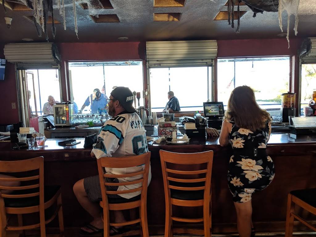 Moore’s Riverboat Restaurant | restaurant | 106 W Brannan Island Rd, Isleton, CA 95641, USA | 9162928490 OR +1 916-292-8490