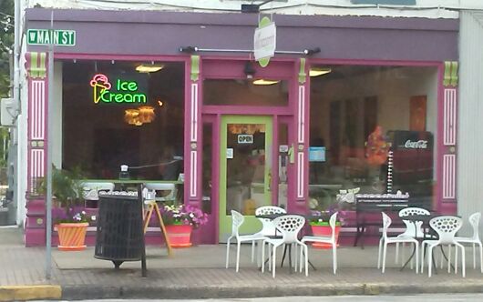 Red Peppermint | restaurant | 117 E Vaughn Dr, Madison, IN 47250, USA | 8122650000 OR +1 812-265-0000