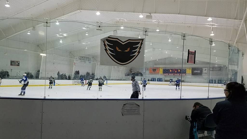 The Steel Pub Sports Bar and Grille | restaurant | 320 E 1st St, Bethlehem, PA 18015, USA | 6106255005 OR +1 610-625-5005