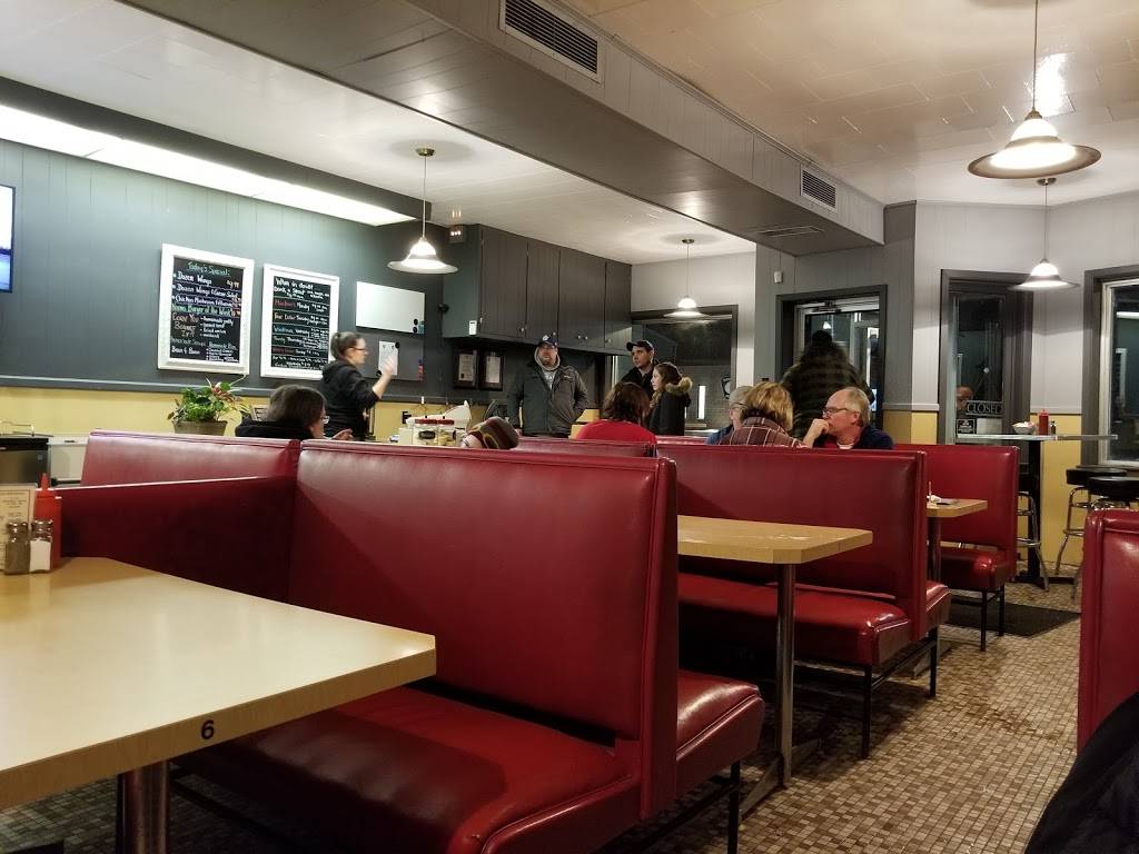 Norms Restaurant | restaurant | 198 10th St, Hanover, ON N4N 1N7, Canada | 5193641380 OR +1 519-364-1380