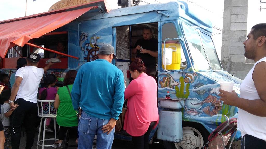 "Mariscos La Bufadora" de el GUERO | restaurant | Av. Flores Magón & Ignacio Ramírez, Salvatierra, 22607 Tijuana, BCS, Mexico | 016643879160 OR +52 664 387 9160