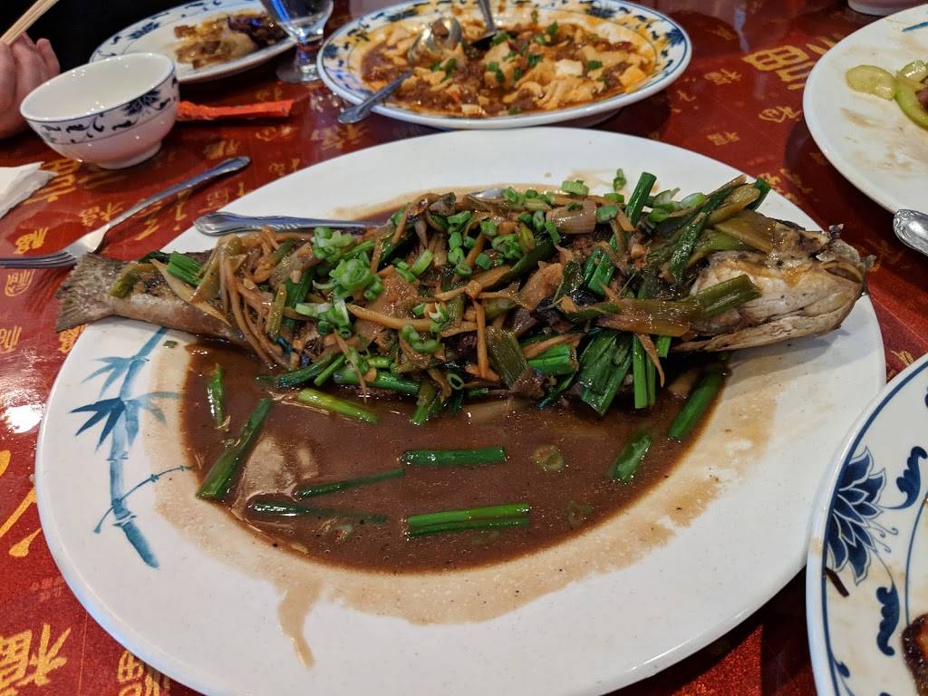 Luckys China Inn | restaurant | 5865 Robert Oliver Pl, Columbia, MD 21045, USA | 4109975454 OR +1 410-997-5454