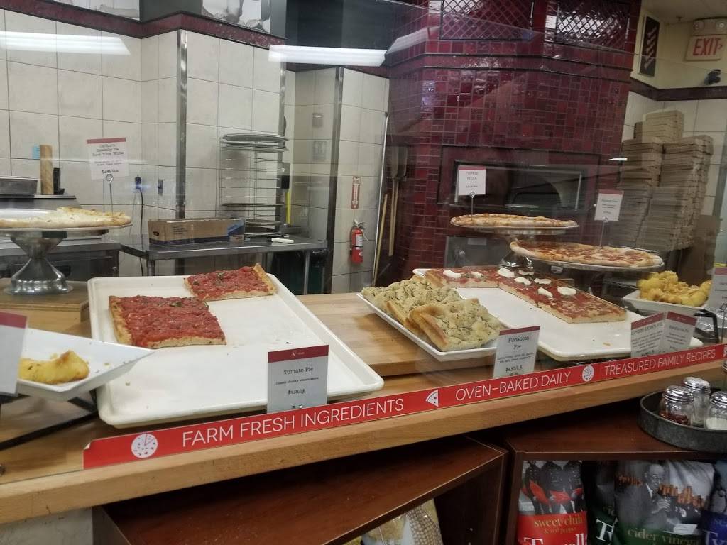 Carlinos Specialty Foods | restaurant | 128 Market St, West Chester, PA 19382, USA | 6106494046 OR +1 610-649-4046