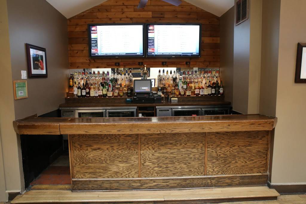 Stretch Bar & Grill | restaurant | 3485 N Clark St, Chicago, IL 60657, USA | 7737553980 OR +1 773-755-3980