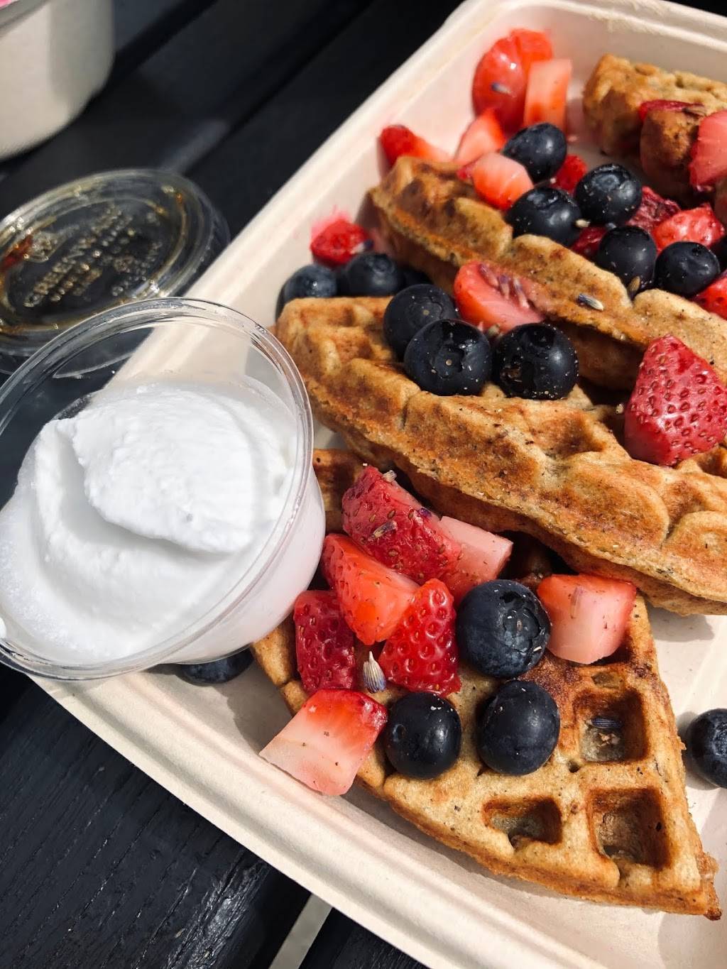 Fruitive | restaurant | 1330 Connecticut Ave NW, Washington, DC 20036, USA | 2028367734 OR +1 202-836-7734