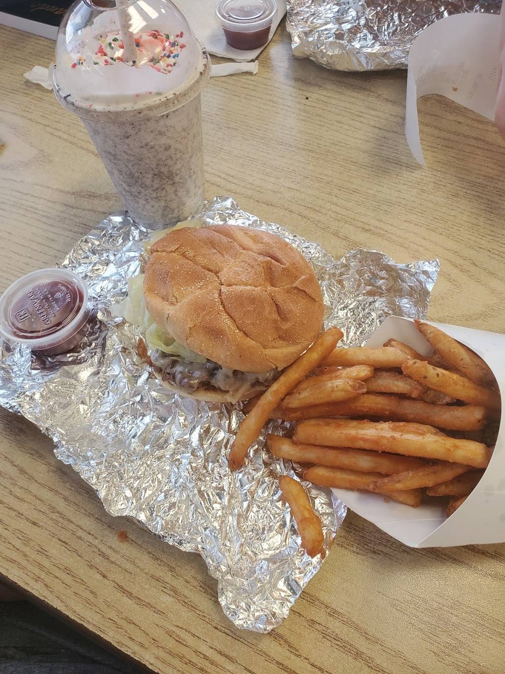 Brandon Burgers | restaurant | 1513 W Brandon Blvd, Brandon, FL 33511, USA | 8134092095 OR +1 813-409-2095