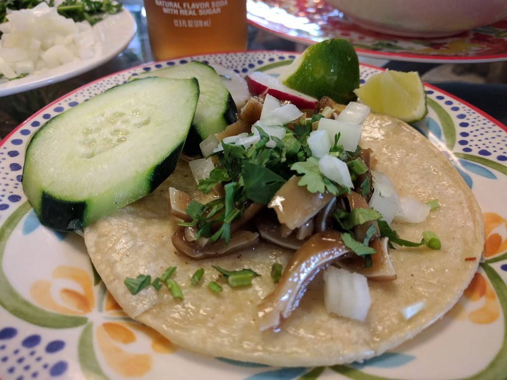 La Chocita Restaurant | restaurant | 4800 Annapolis Rd, Bladensburg, MD 20710, USA | 3012770155 OR +1 301-277-0155