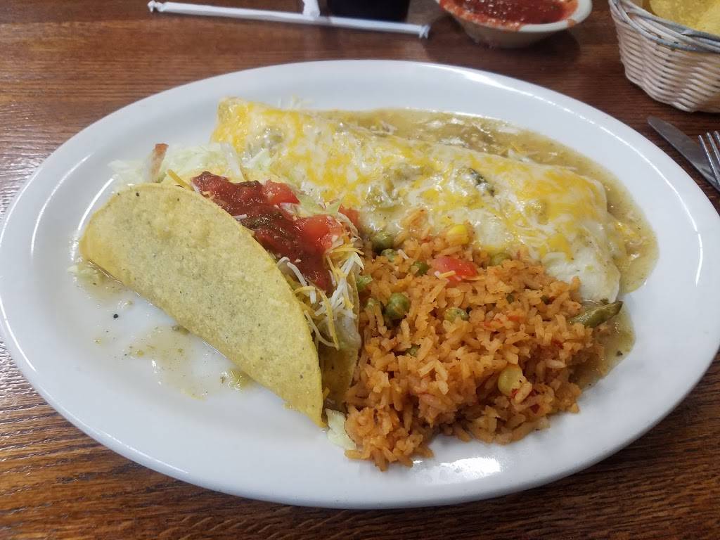 Amigos Mexican Food | restaurant | 6831 S Dayton St, Greenwood Village, CO 80112, USA | 3037908147 OR +1 303-790-8147