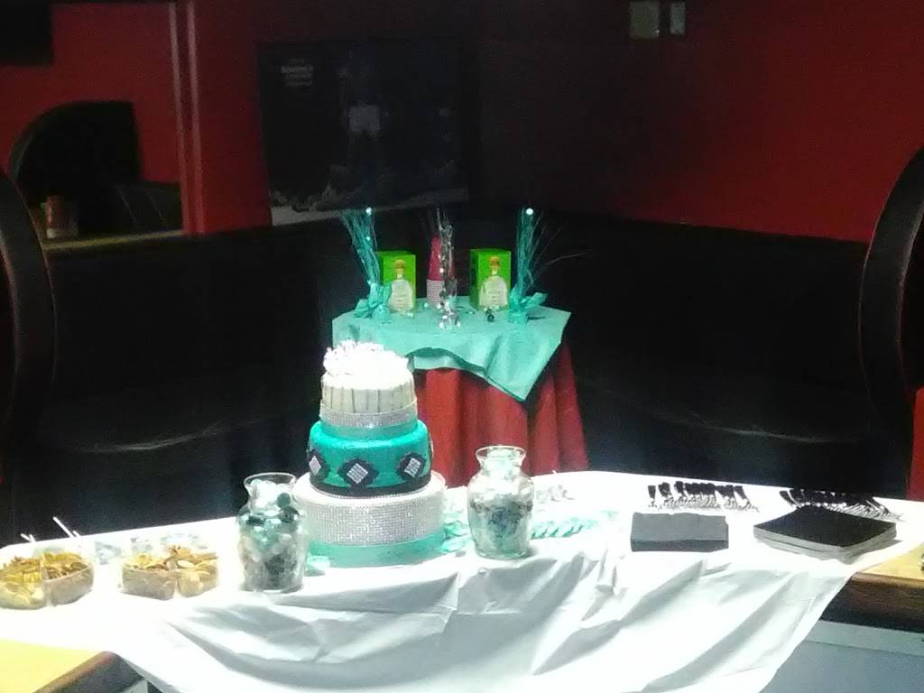 Lizzys | restaurant | 1301 University Blvd, Melbourne, FL 32901, USA | 3219538400 OR +1 321-953-8400