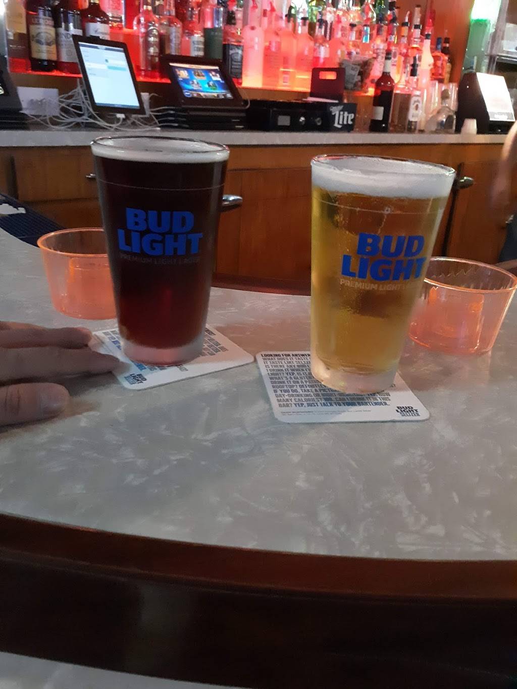 The Blazer Bar And Grill | restaurant | 106 E 1st St, Fairmont, MN 56031, USA | 5072382349 OR +1 507-238-2349